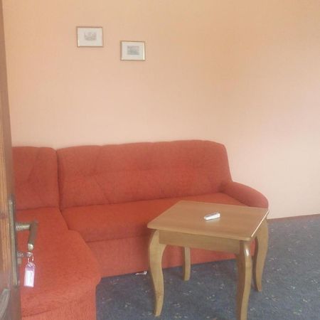 בלצ'יק Regina'S Guesthouse מראה חיצוני תמונה