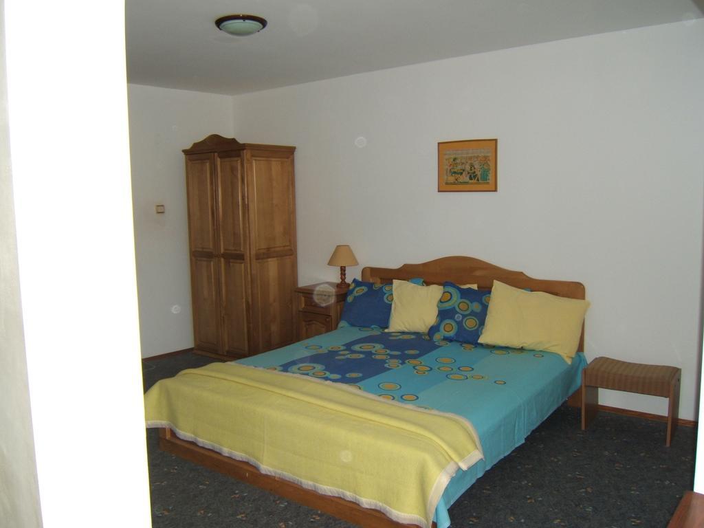 בלצ'יק Regina'S Guesthouse חדר תמונה