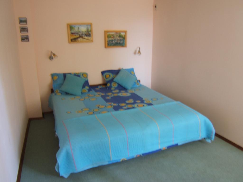 בלצ'יק Regina'S Guesthouse חדר תמונה