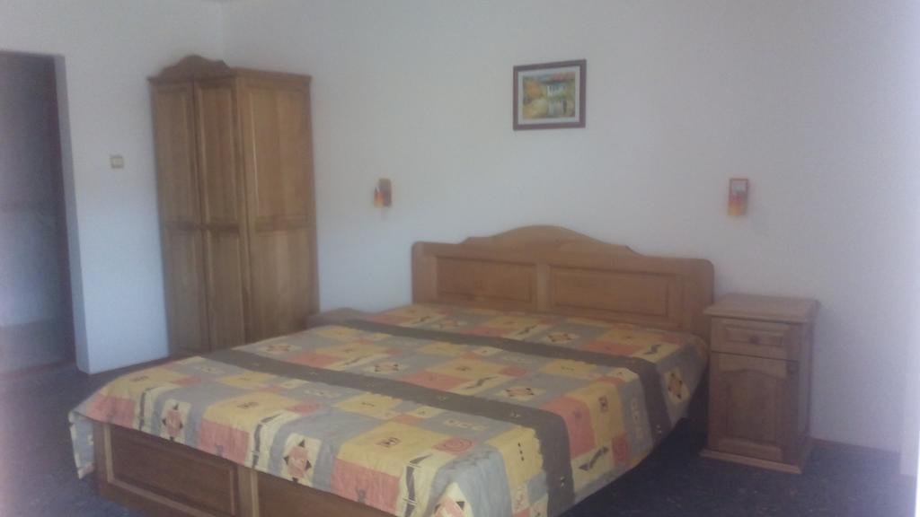 בלצ'יק Regina'S Guesthouse מראה חיצוני תמונה