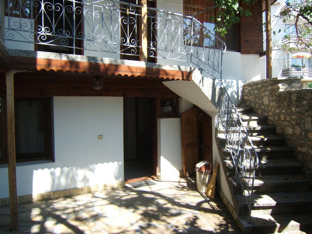 בלצ'יק Regina'S Guesthouse מראה חיצוני תמונה